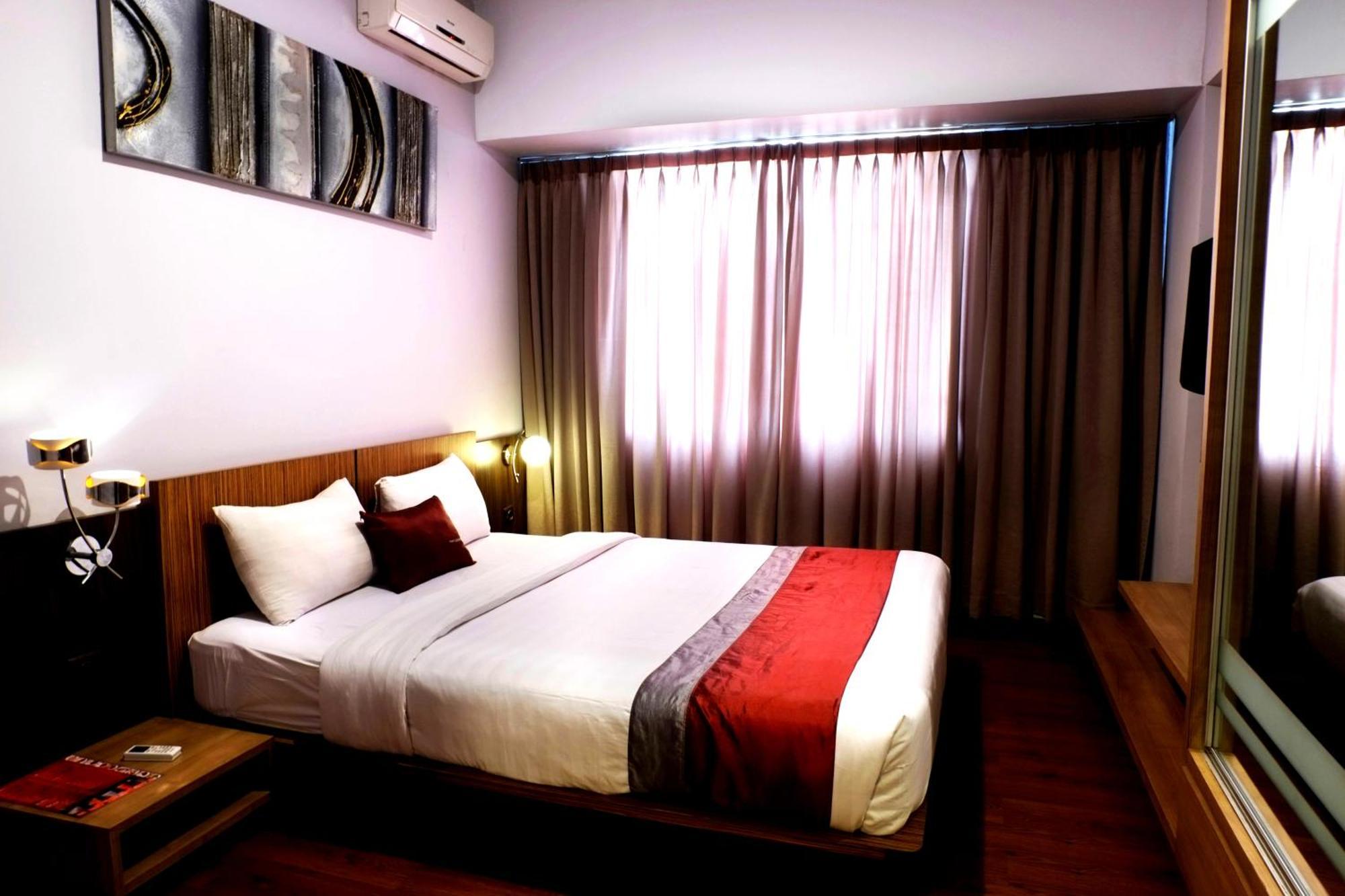 Valore Hotel Cimahi Экстерьер фото