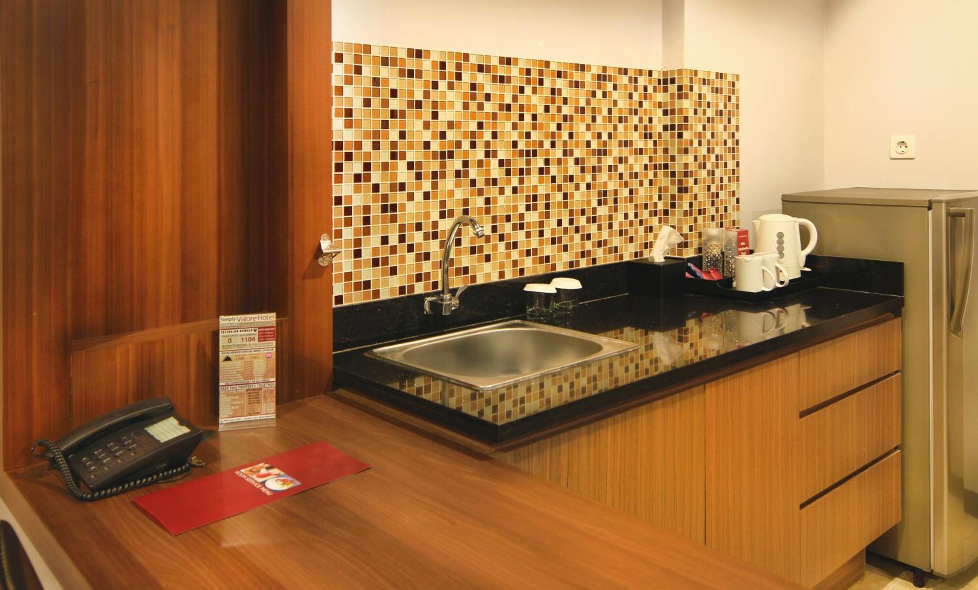 Valore Hotel Cimahi Экстерьер фото