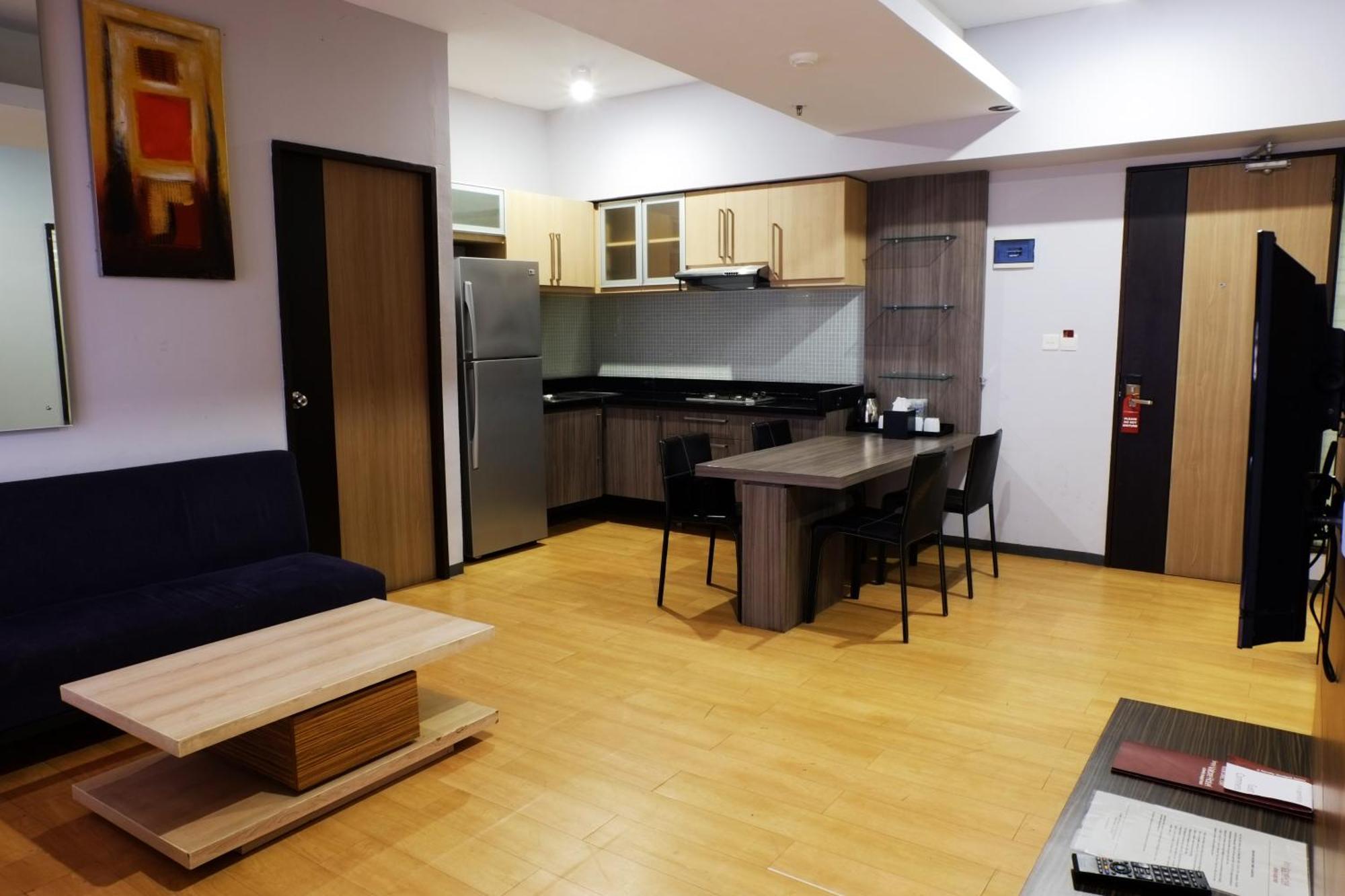Valore Hotel Cimahi Экстерьер фото