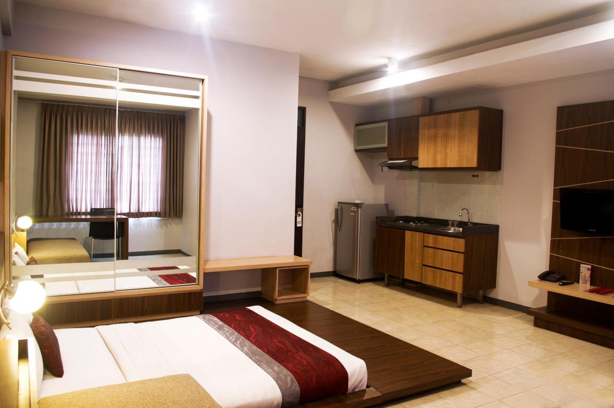 Valore Hotel Cimahi Экстерьер фото