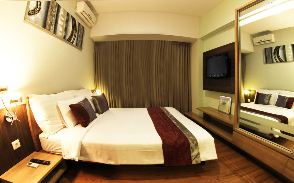Valore Hotel Cimahi Экстерьер фото