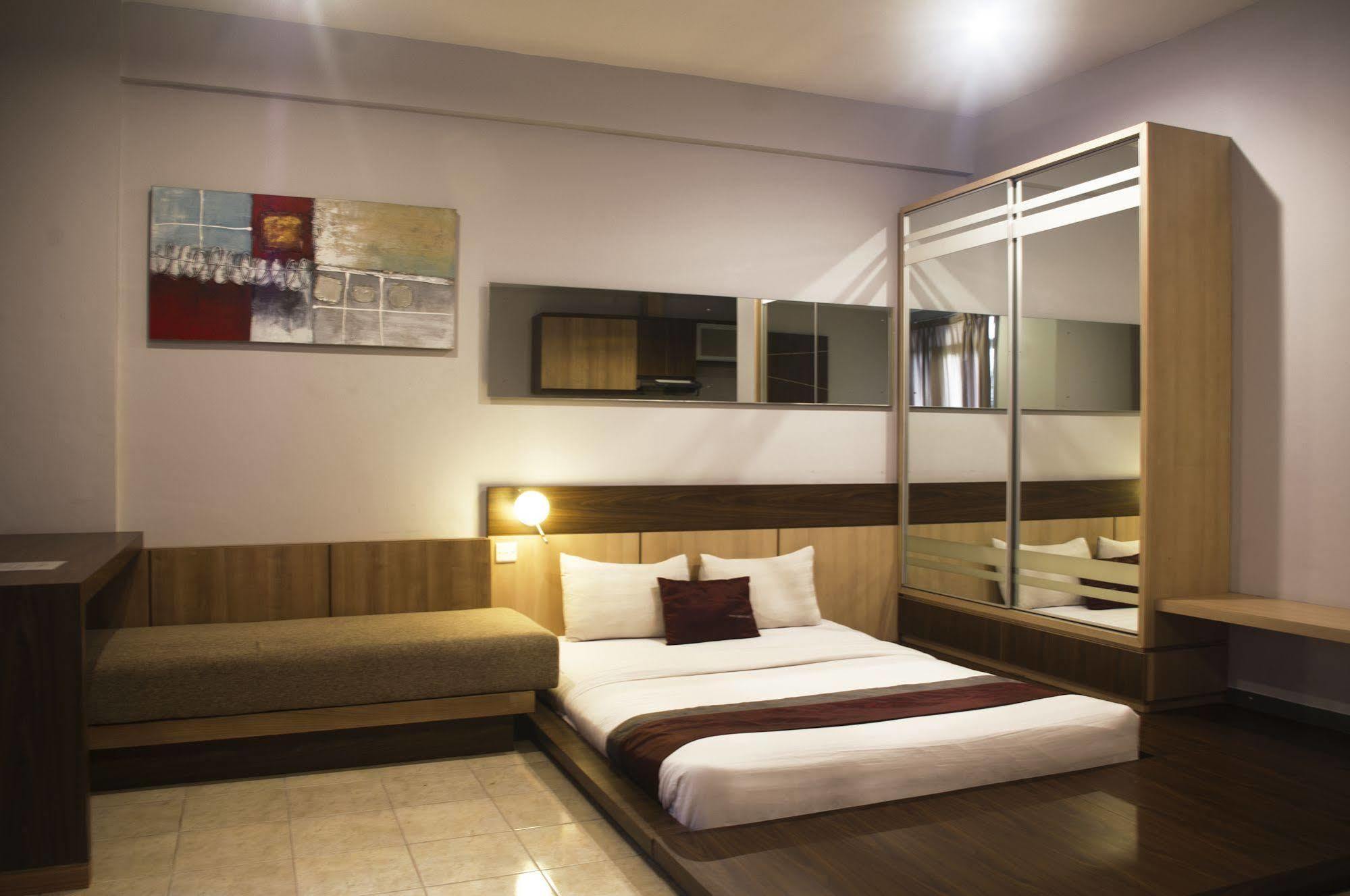Valore Hotel Cimahi Экстерьер фото
