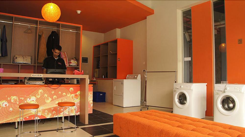 Valore Hotel Cimahi Экстерьер фото